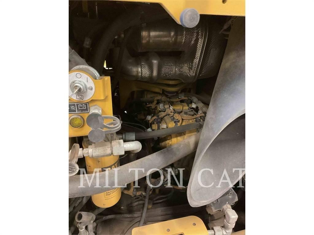CAT CB15 Tandemwalzen