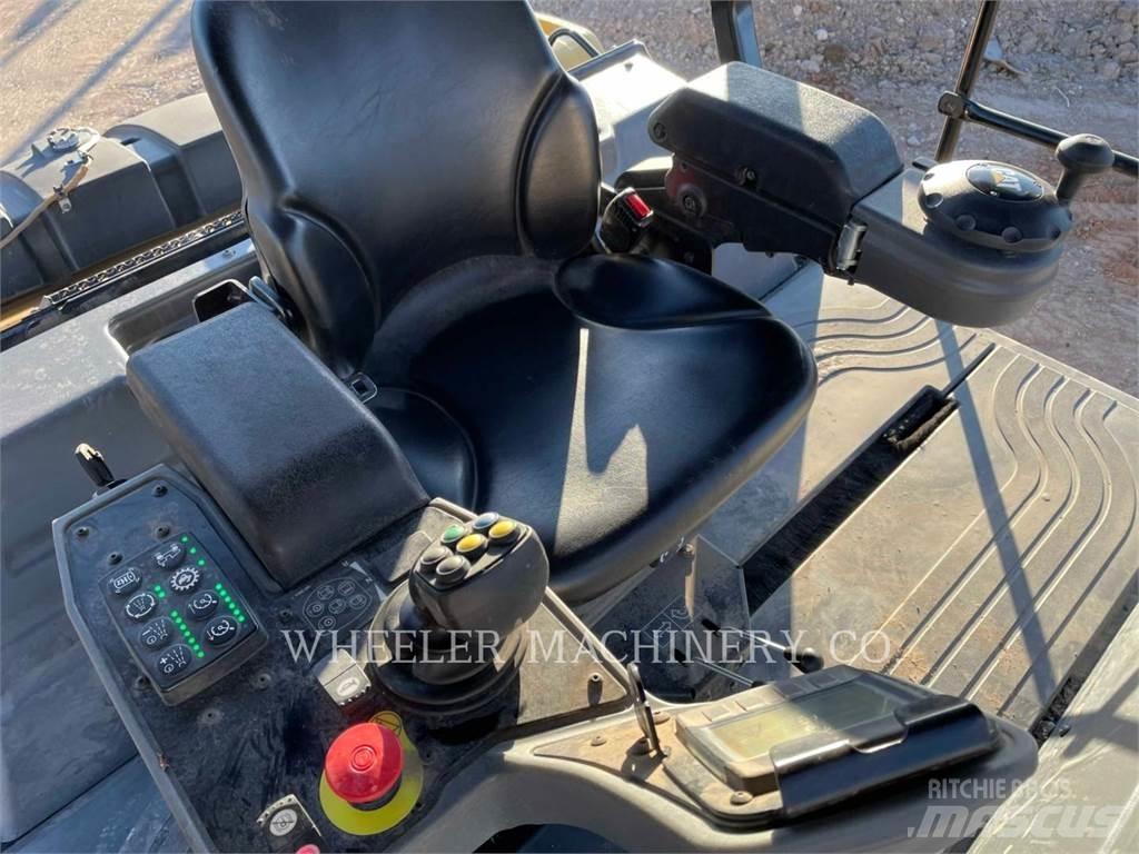 CAT CB15 Tandemwalzen