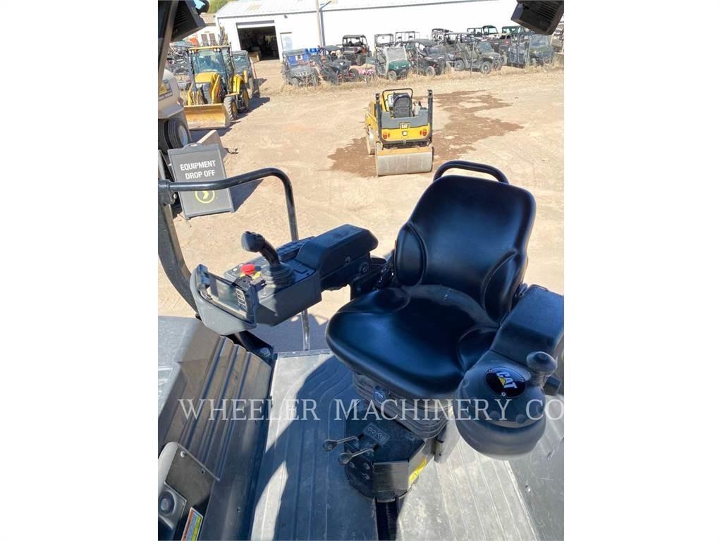 CAT CB15 CW Tandemwalzen