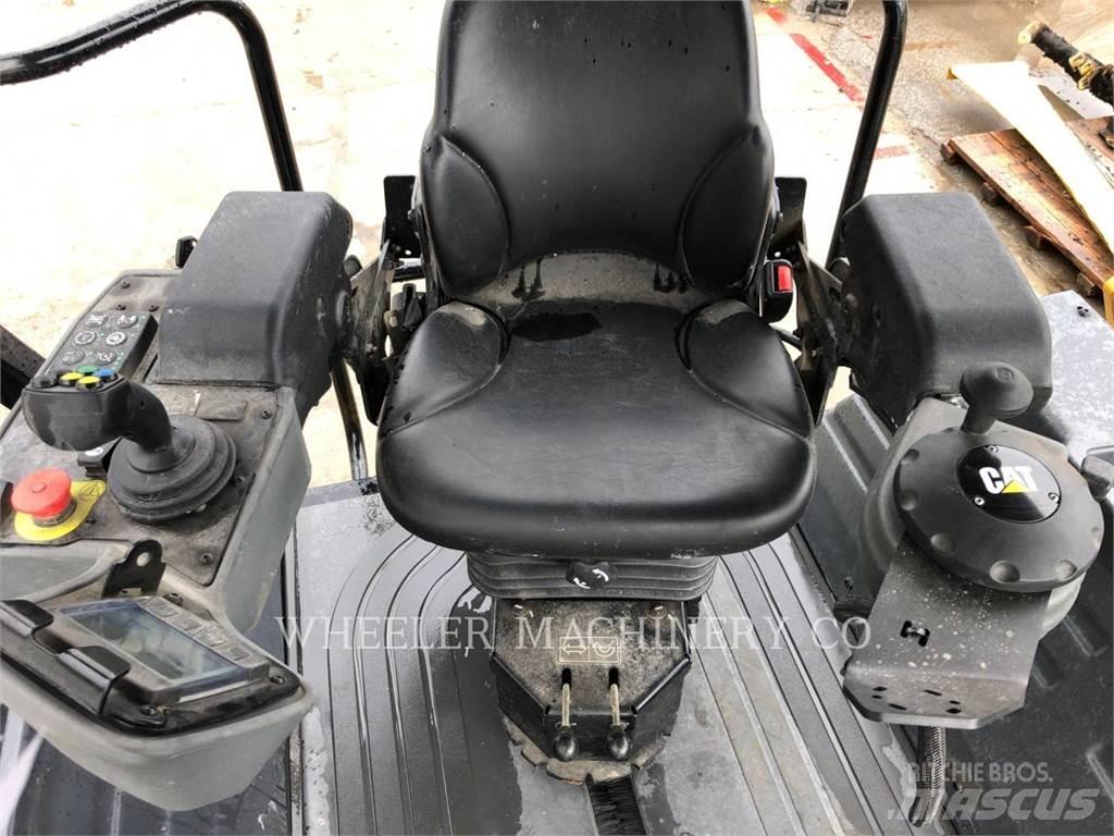 CAT CB15 CW Tandemwalzen