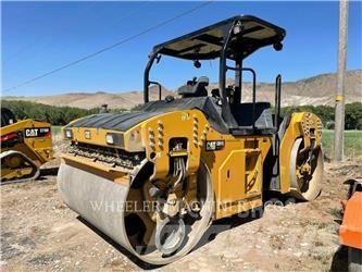 CAT CB15 CW Tandemwalzen