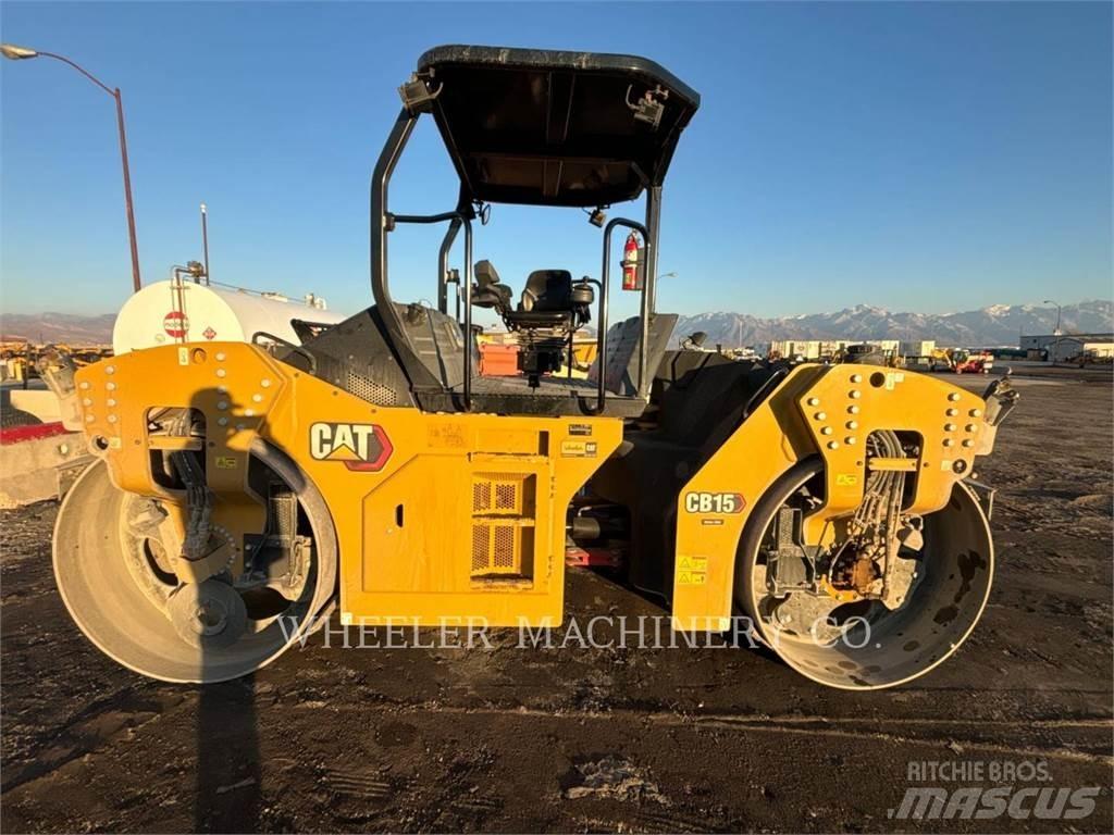 CAT CB15 CW VV Tandemwalzen