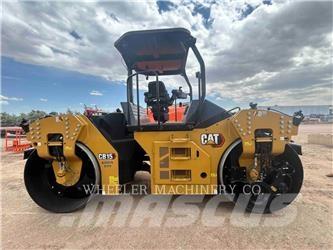 CAT CB15 CW VV Tandemwalzen
