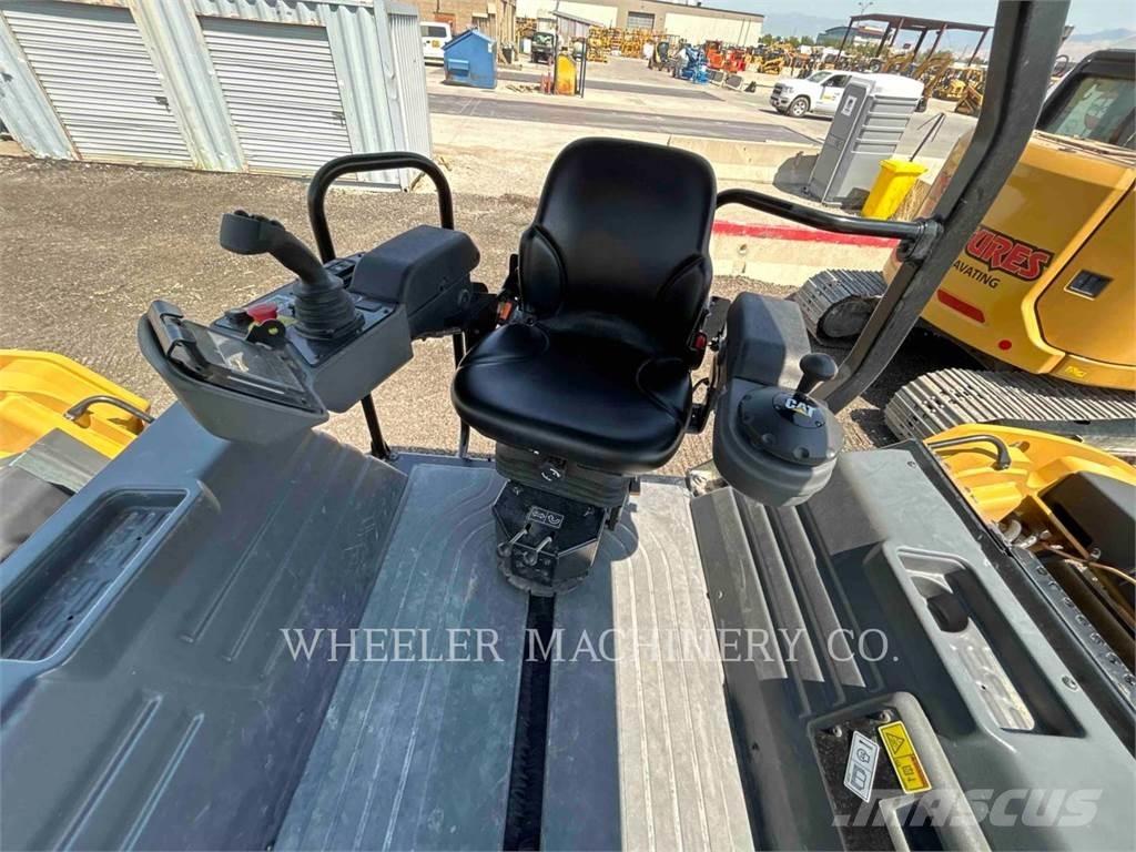 CAT CB15 CW VV Tandemwalzen