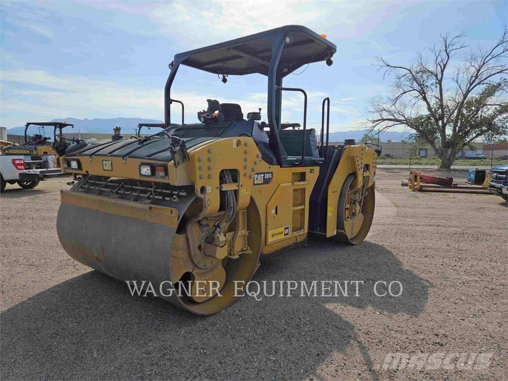 CAT CB16 Strassenfertiger