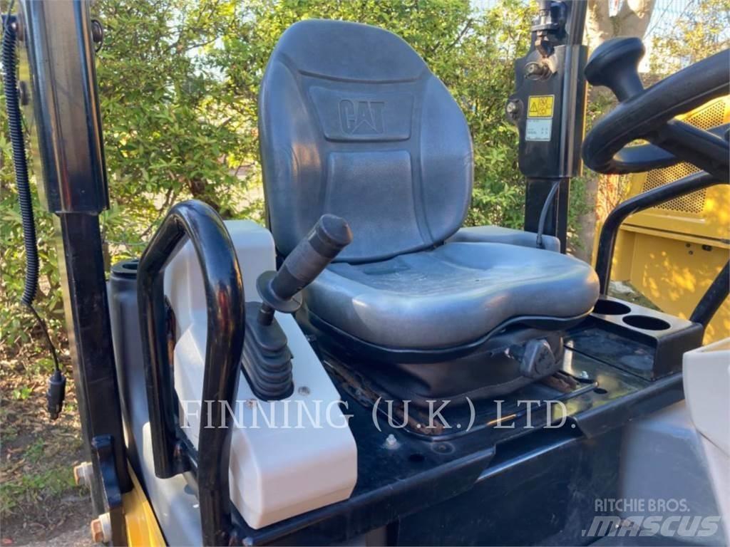 CAT CB2.7 Erdbauwalzen