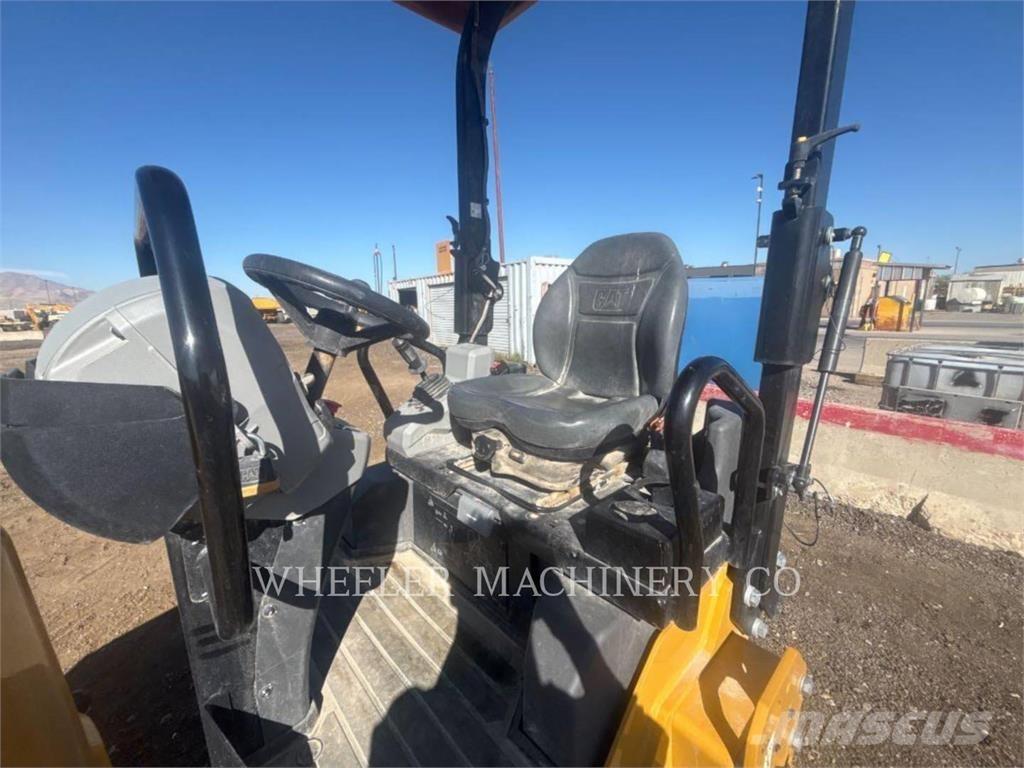 CAT CB2.7 GC Tandemwalzen