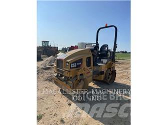 CAT CB24B Tandemwalzen
