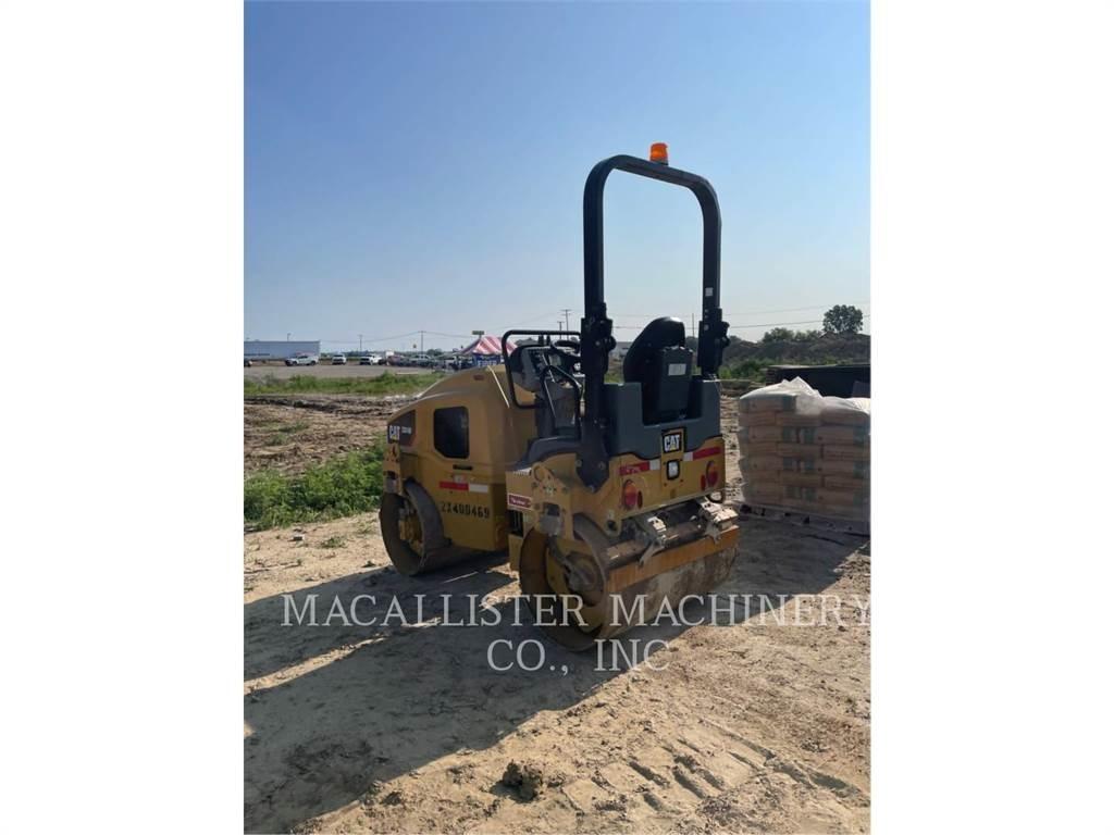 CAT CB24B Tandemwalzen