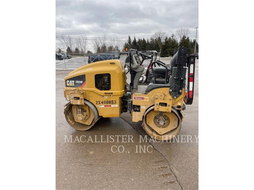 CAT CB24B Tandemwalzen