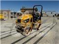 CAT CB24B Tandemwalzen