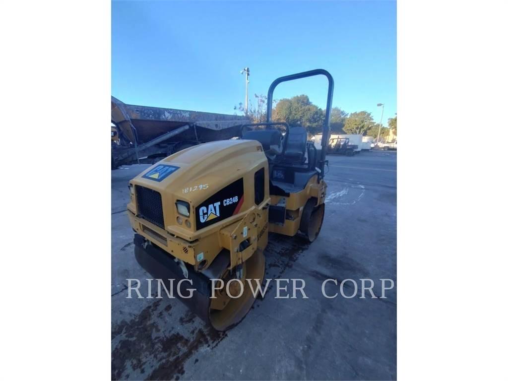CAT CB24B Tandemwalzen