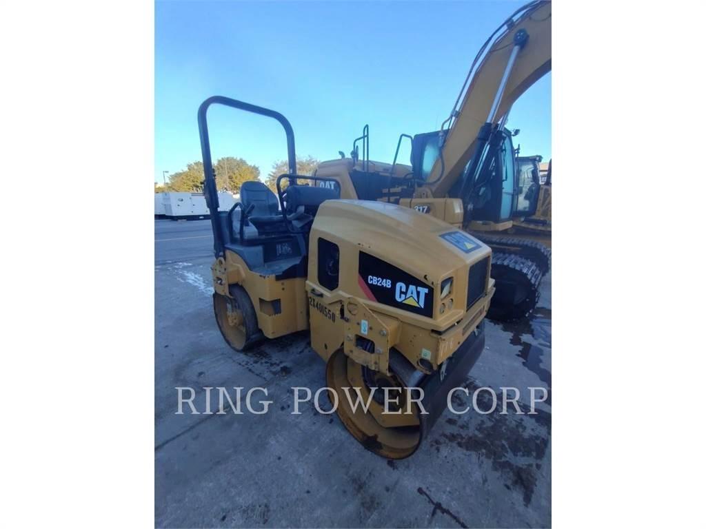 CAT CB24B Tandemwalzen