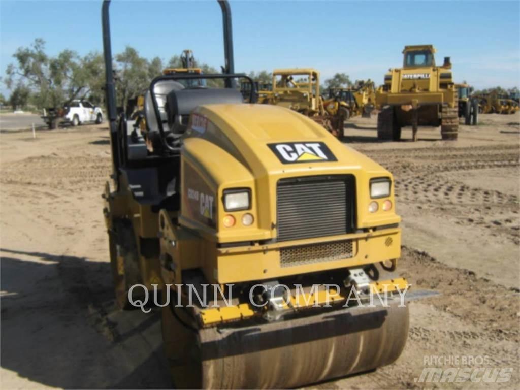 CAT CB24B Tandemwalzen