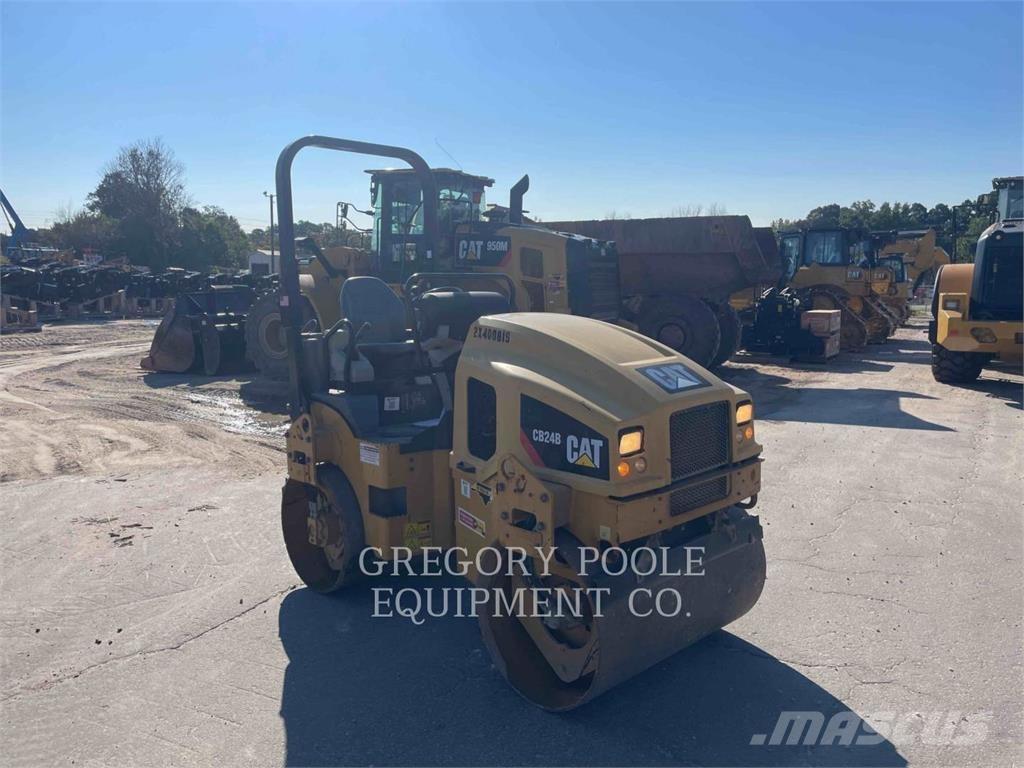 CAT CB24B Tandemwalzen