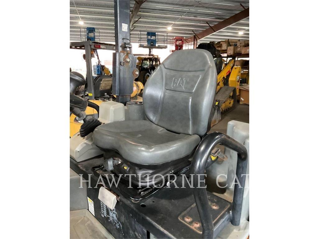 CAT CB24B Tandemwalzen