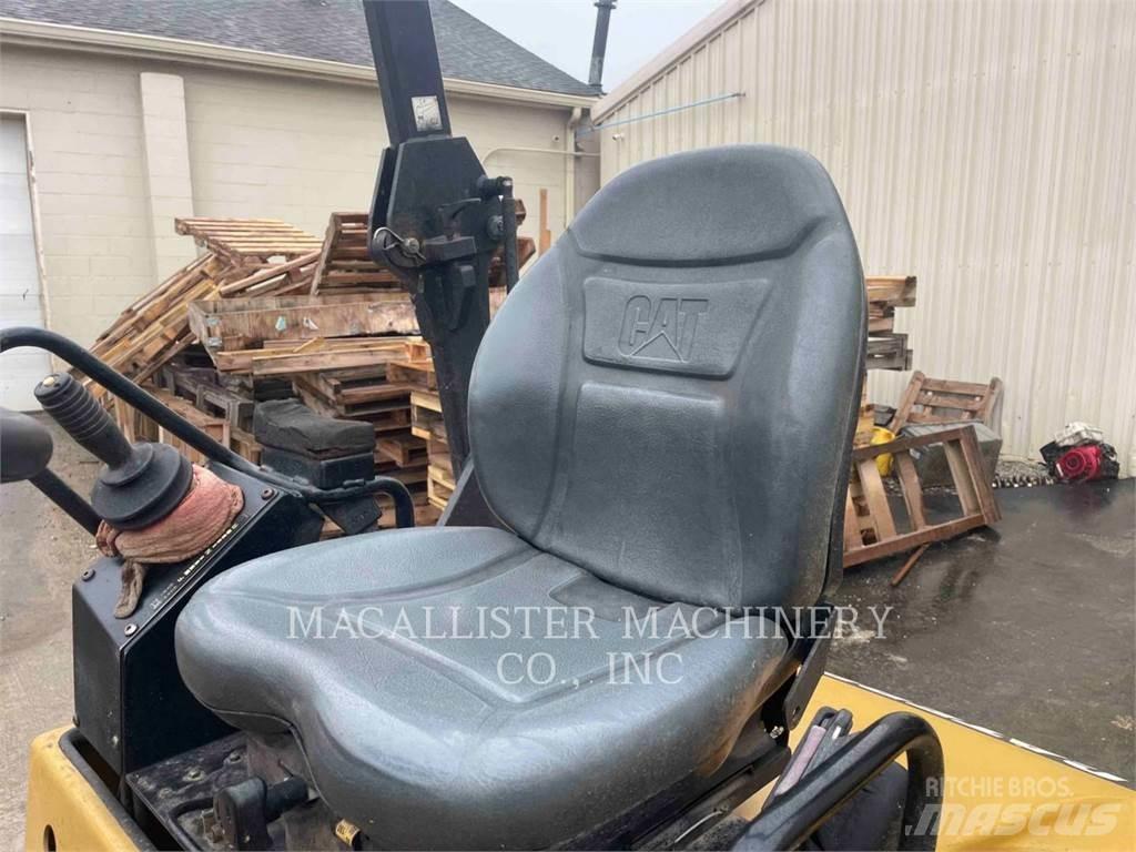 CAT CB34 Tandemwalzen