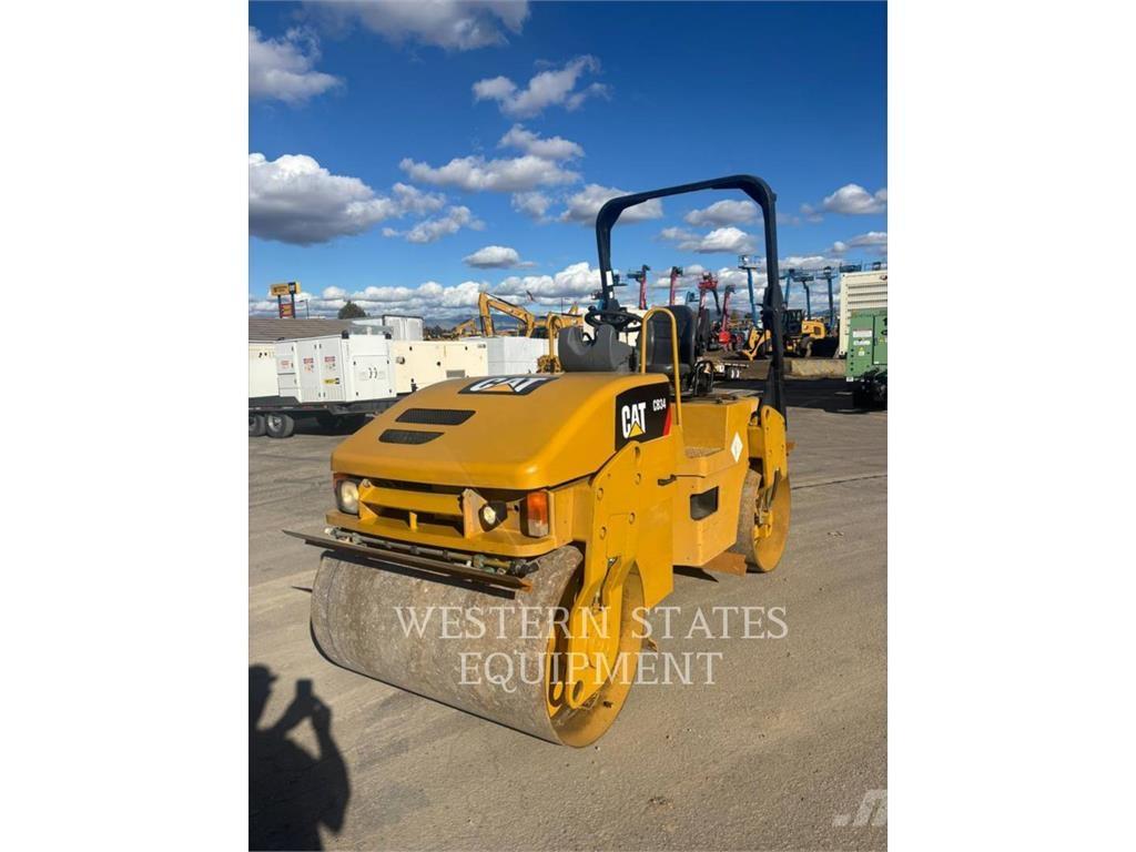 CAT CB34 Tandemwalzen