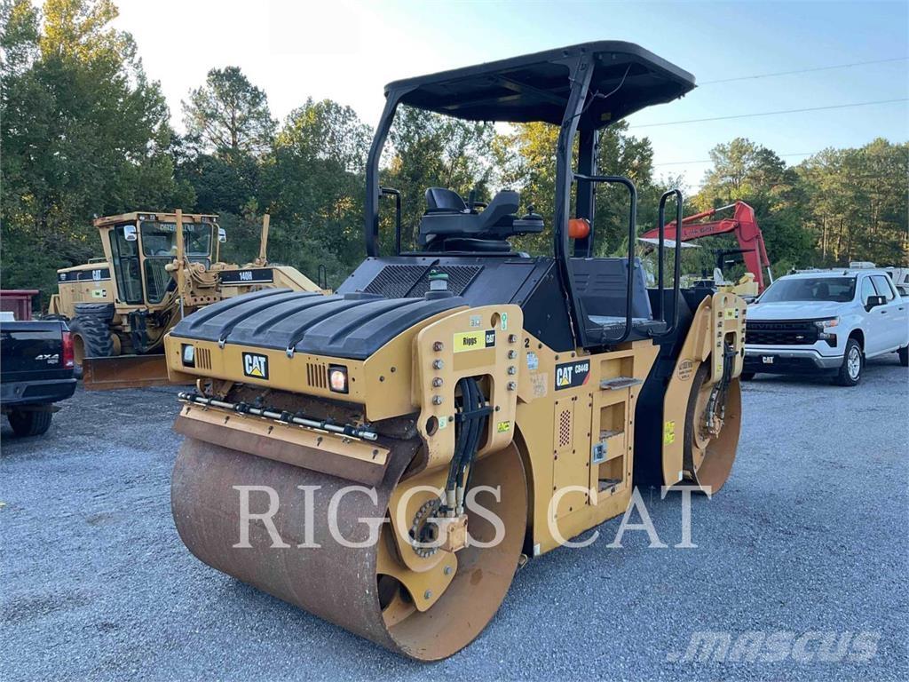 CAT CB44B Tandemwalzen