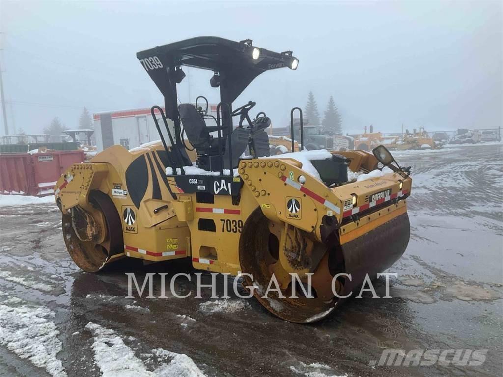 CAT CB54 XW Tandemwalzen