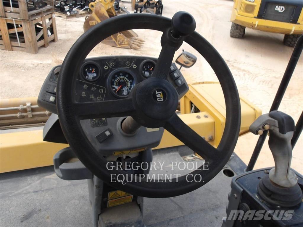 CAT CB64 Tandemwalzen