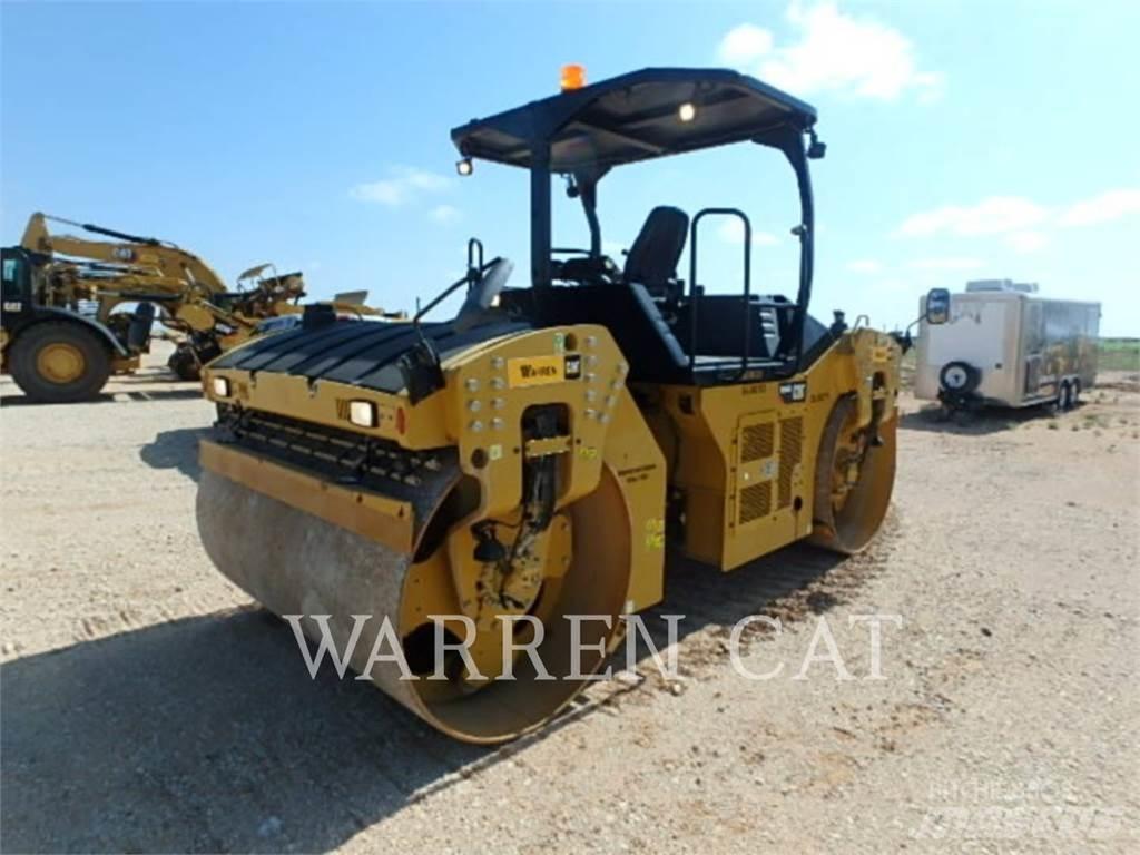 CAT CB66B Strassenfertiger