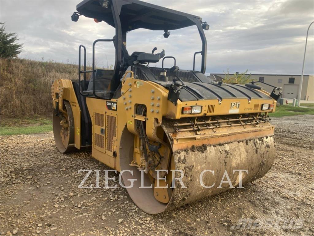CAT CB68B Erdbauwalzen