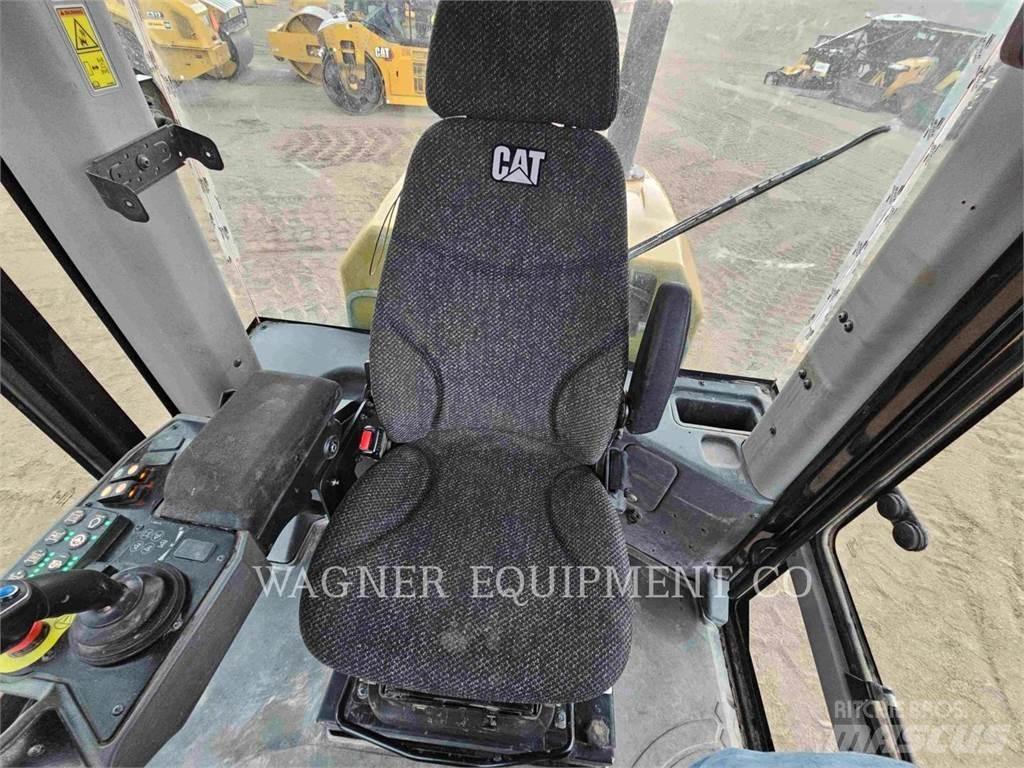 CAT CP56B Erdbauwalzen
