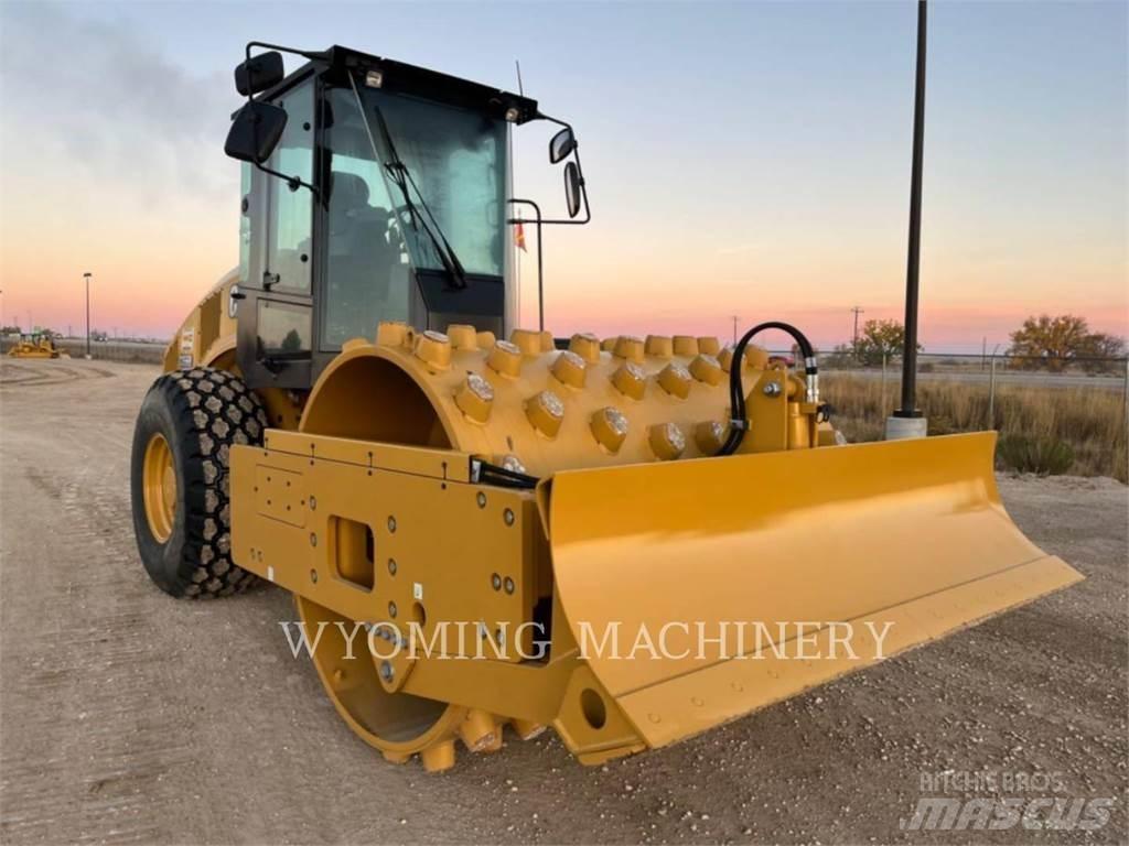 CAT CS56 Bitumen Sprayer