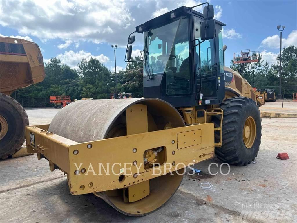 CAT CS56B Erdbauwalzen
