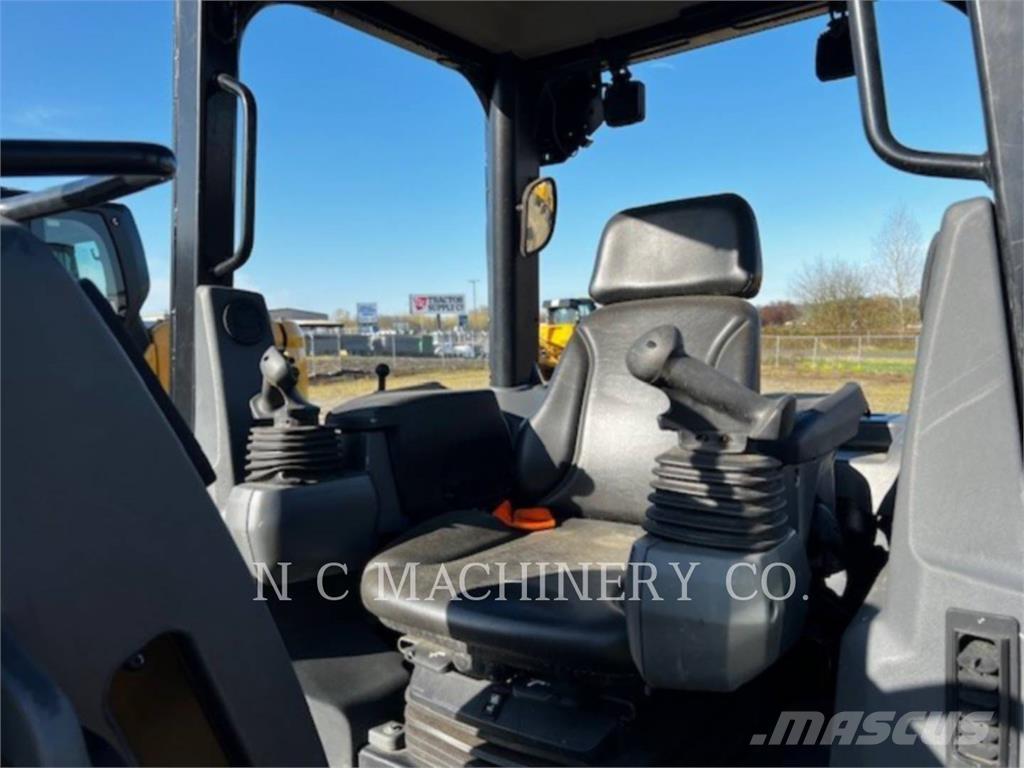 CAT D2 XLCN Bulldozer