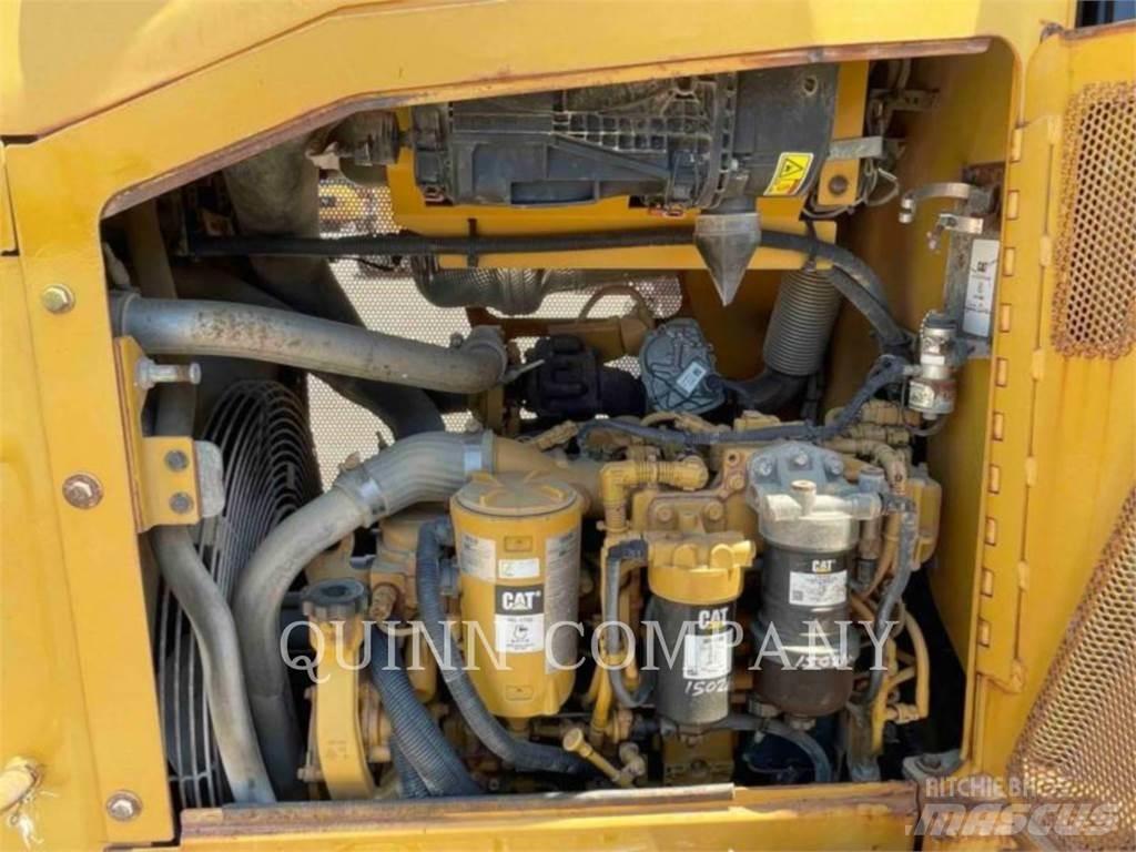 CAT D4K2 XL Bulldozer