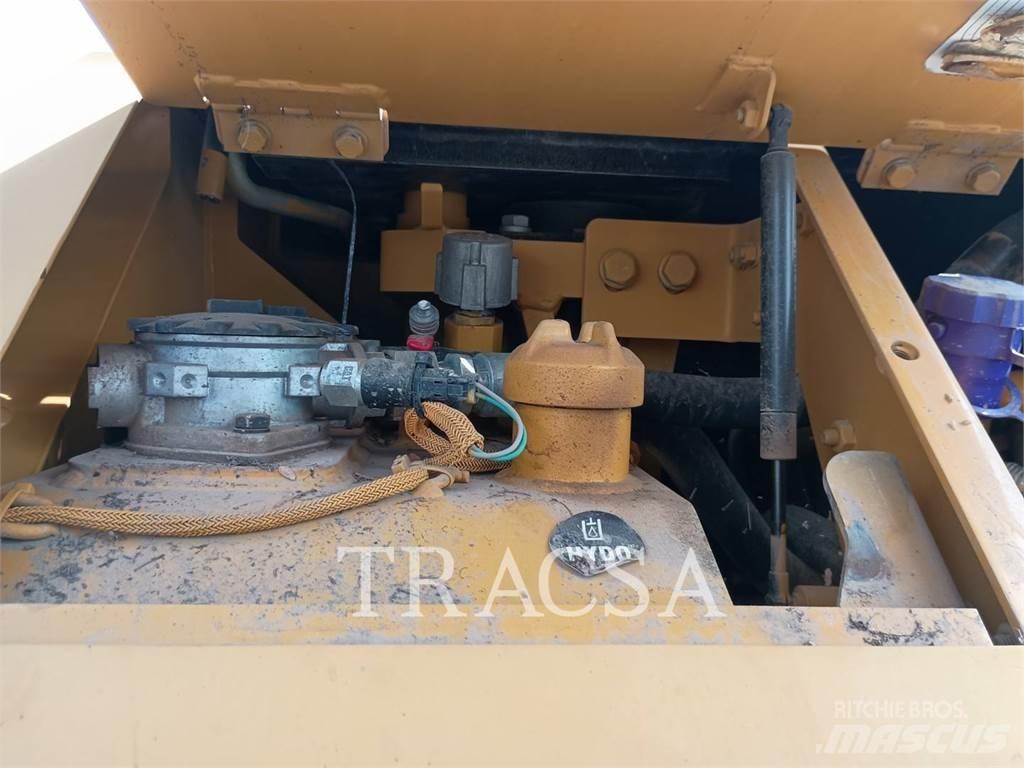 CAT D5 Bulldozer
