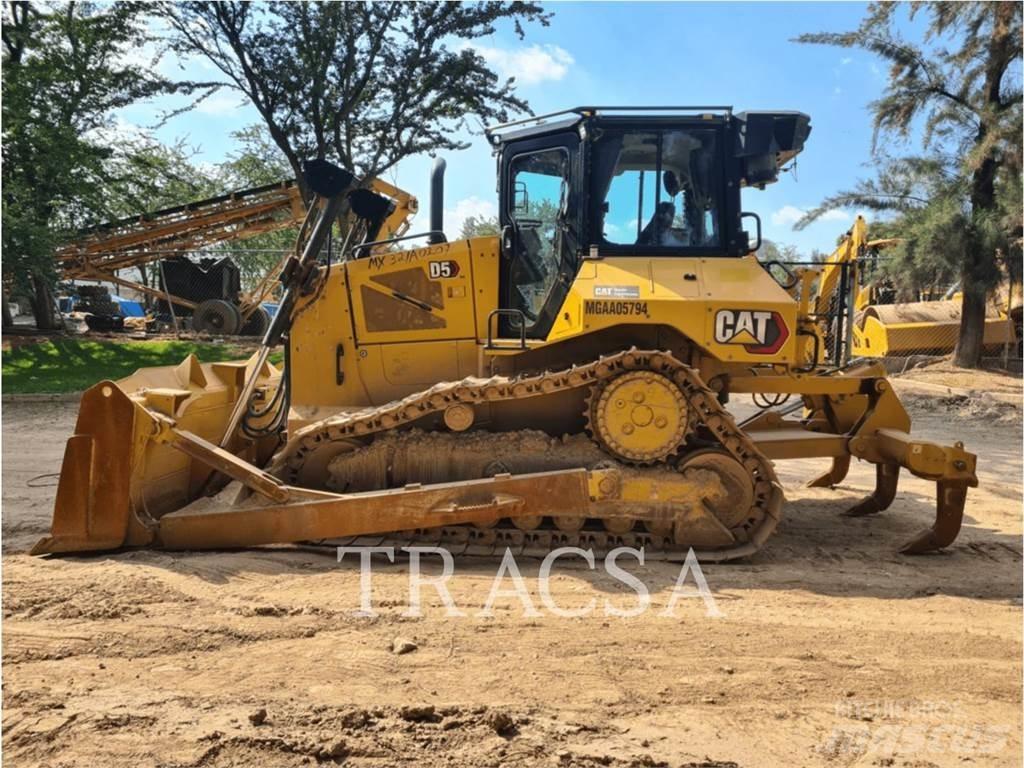 CAT D5 Bulldozer