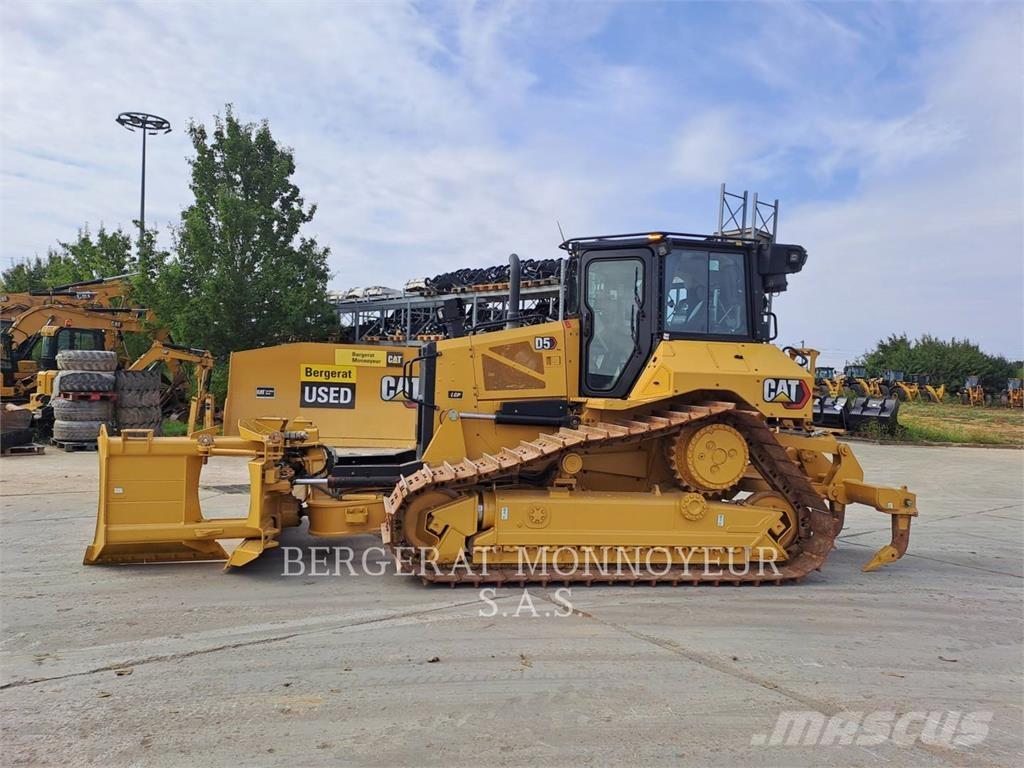CAT D5 Bulldozer