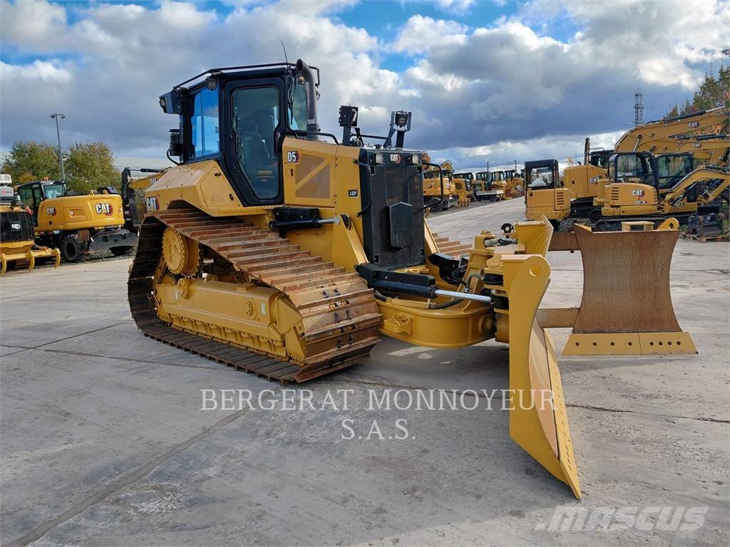 CAT D5 Bulldozer