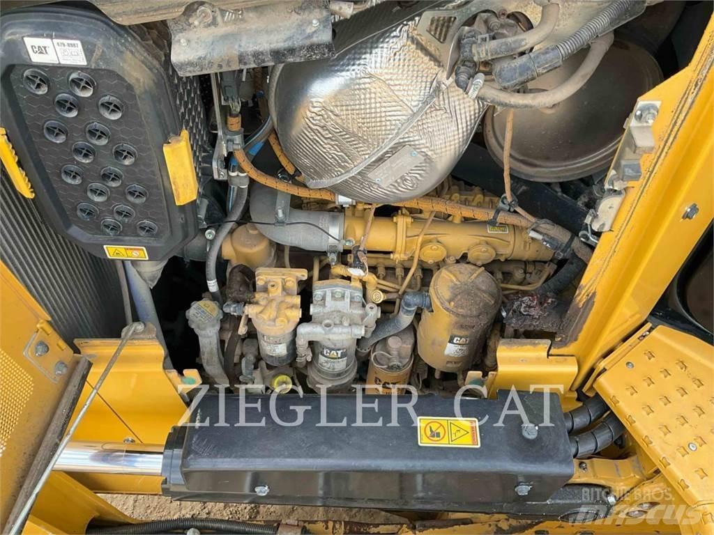 CAT D5-17LGP Bulldozer