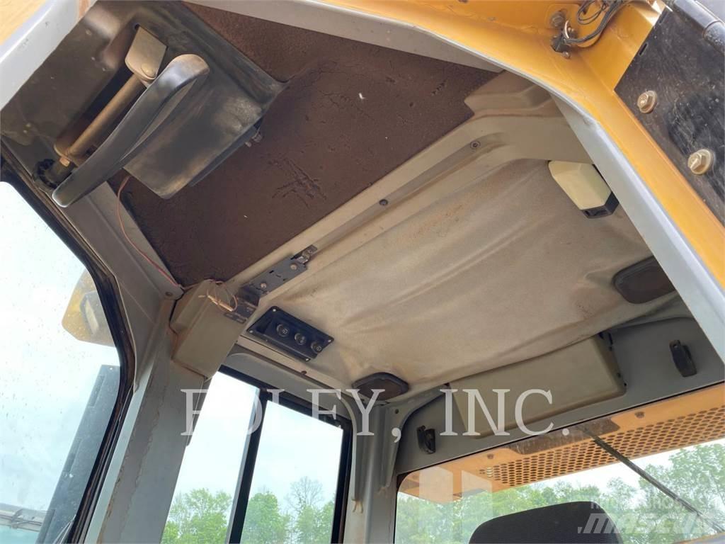 CAT D5G Bulldozer