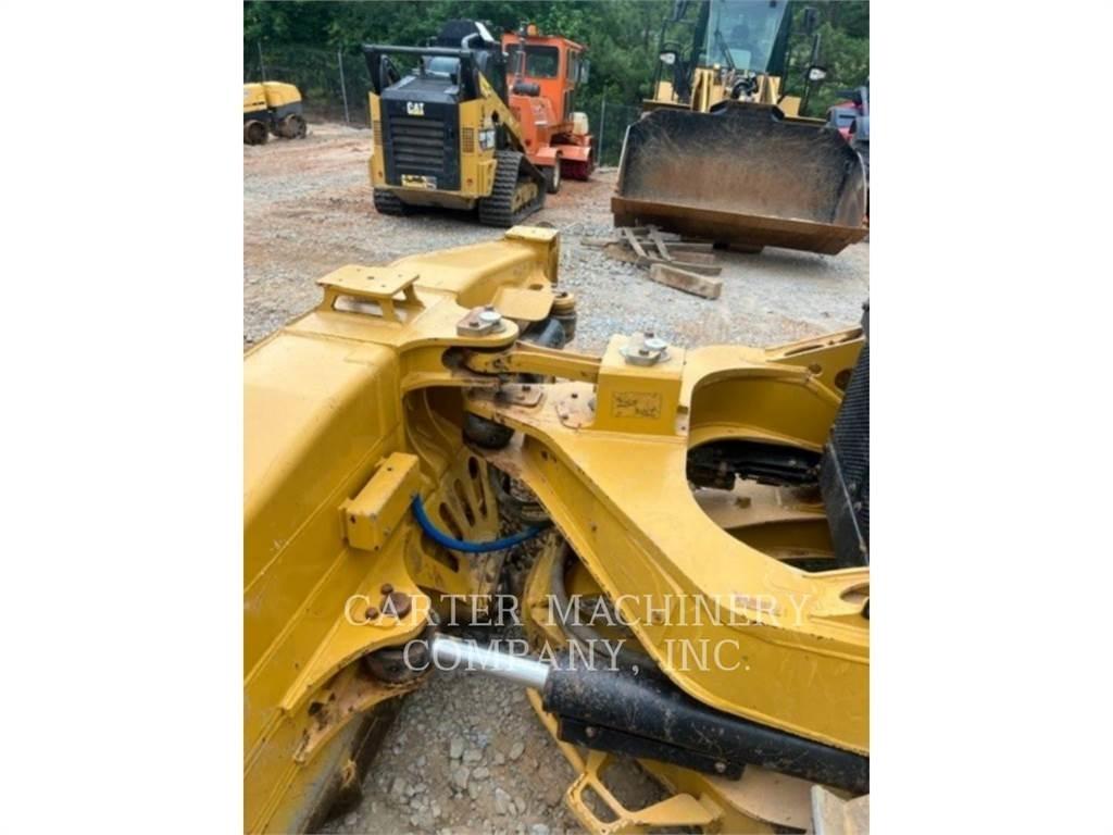 CAT D6 Bulldozer