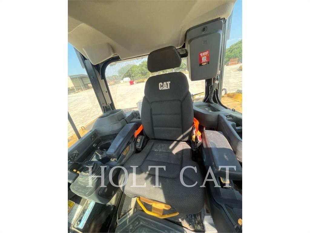 CAT D6 Bulldozer