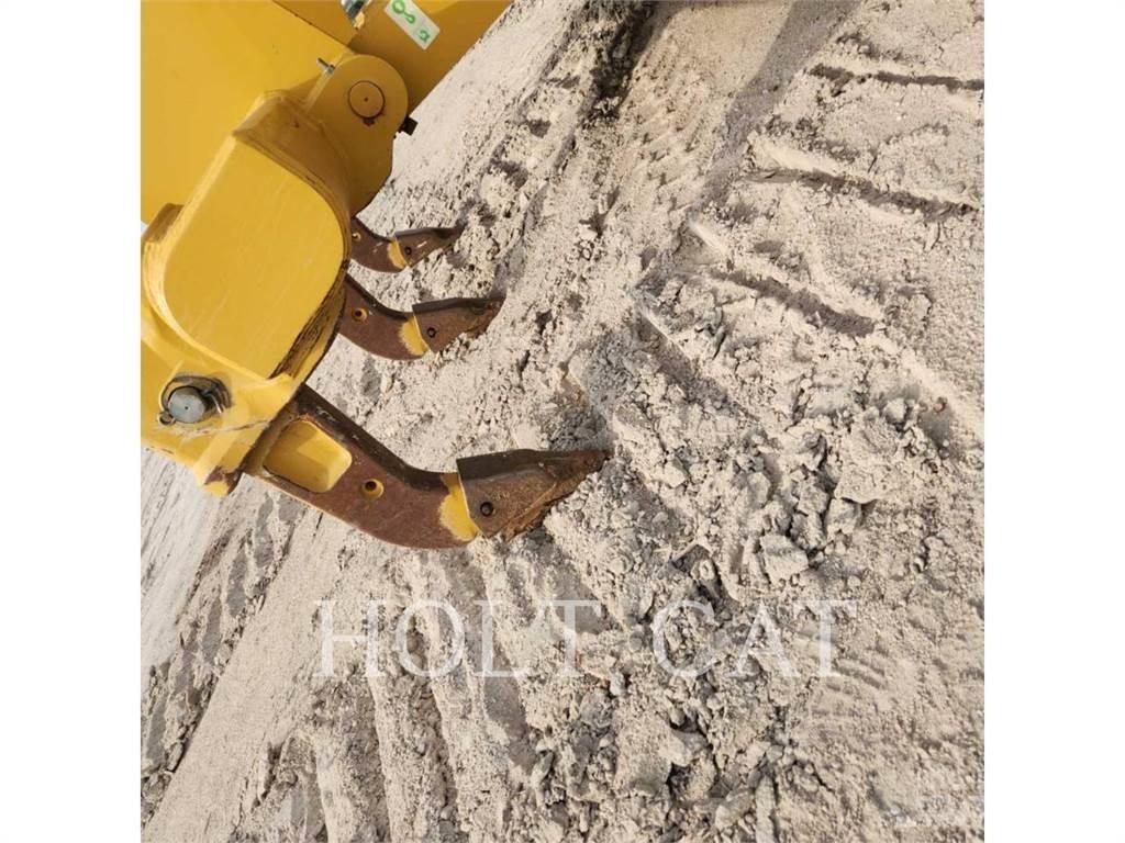 CAT D6 Bulldozer