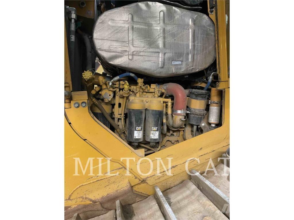 CAT D6 Bulldozer
