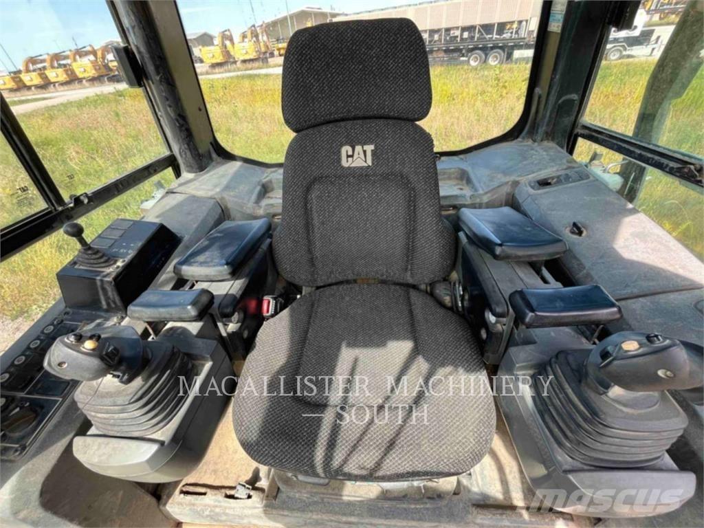 CAT D6KXL Bulldozer