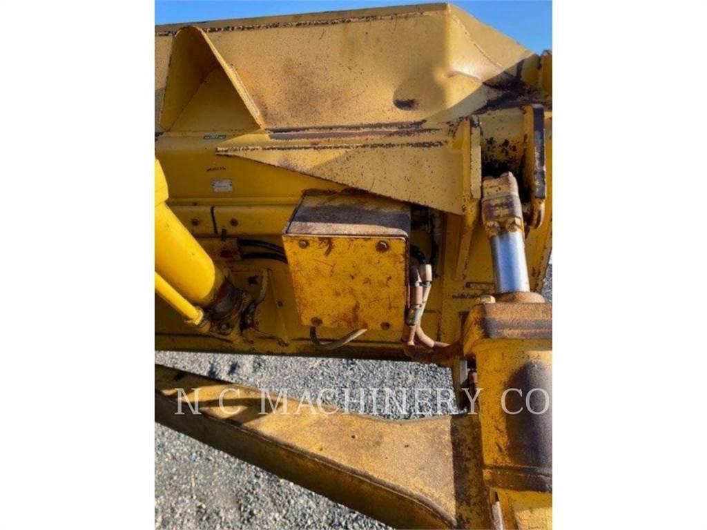 CAT D6T Bulldozer
