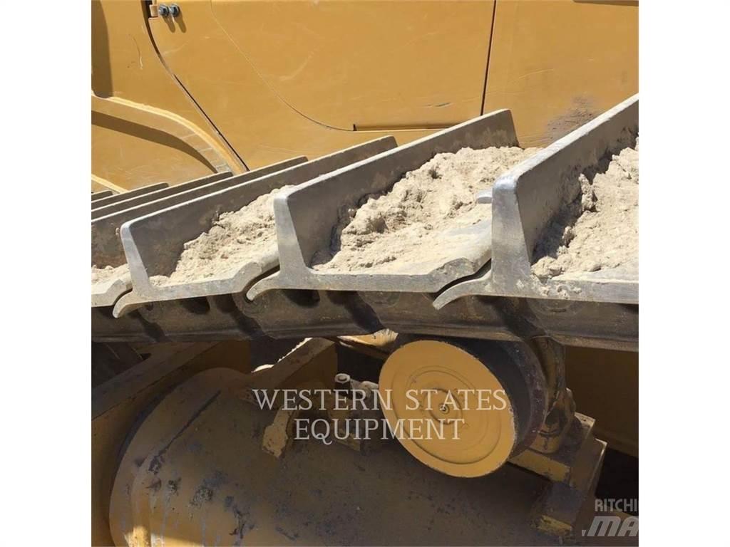 CAT D7 Bulldozer
