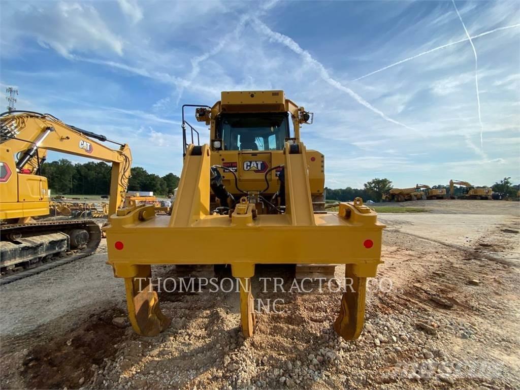 CAT D8 Bulldozer