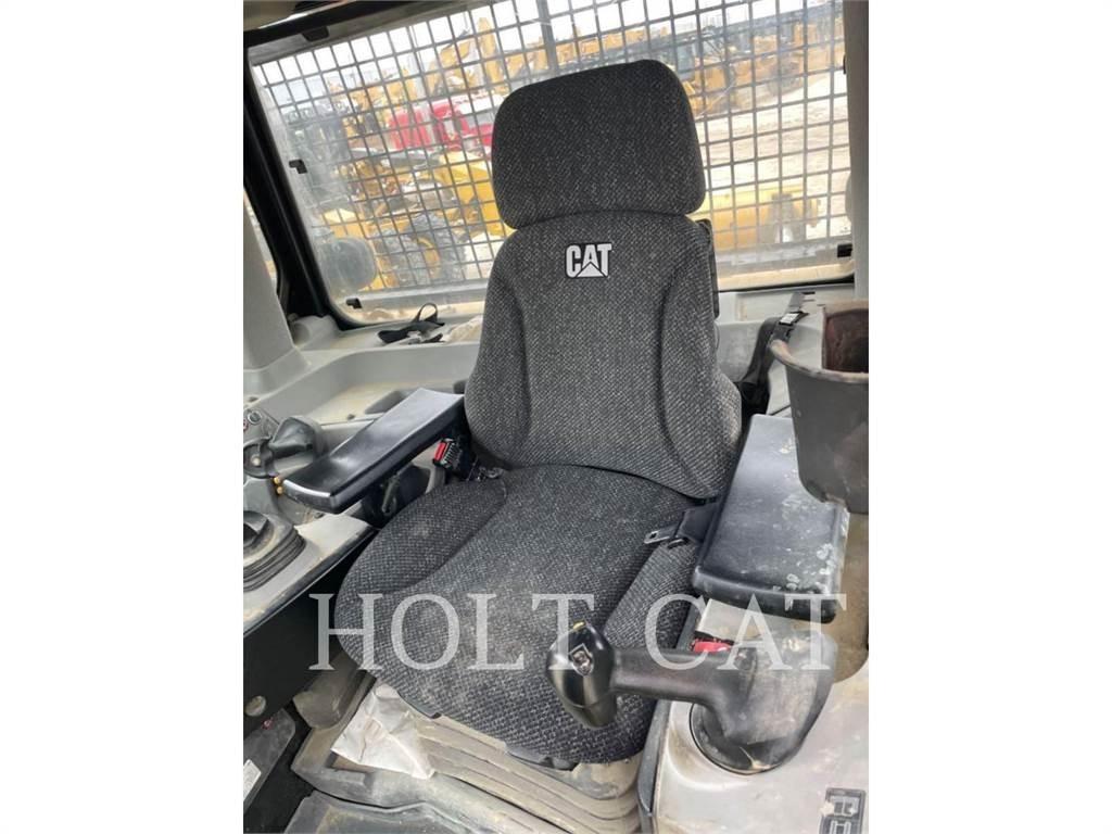 CAT D8 Bulldozer