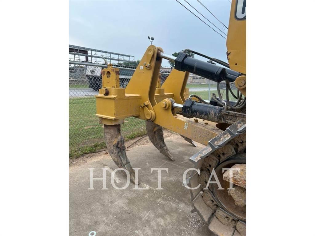 CAT D8 Bulldozer