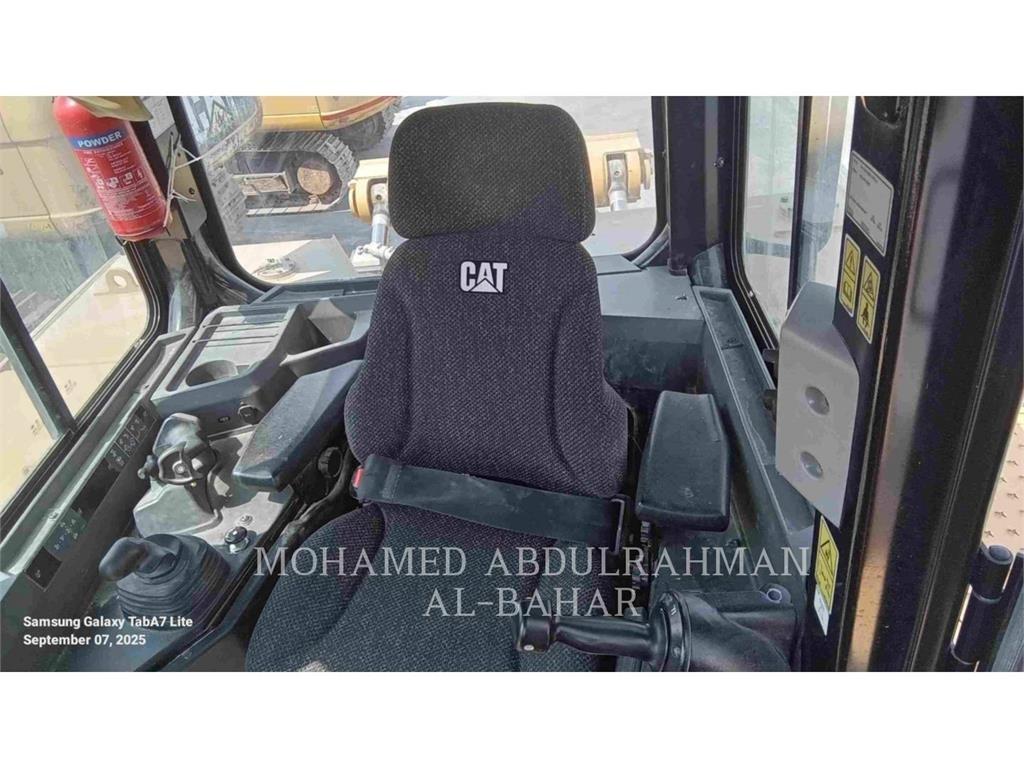 CAT D8 Bulldozer