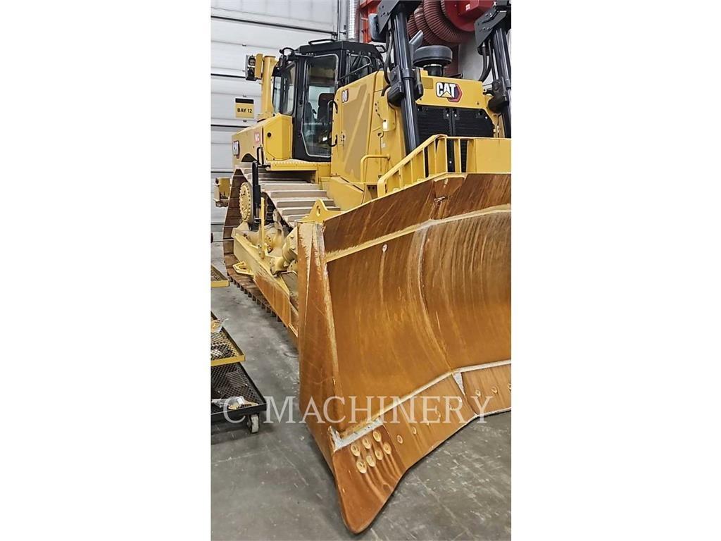 CAT D8 Bulldozer